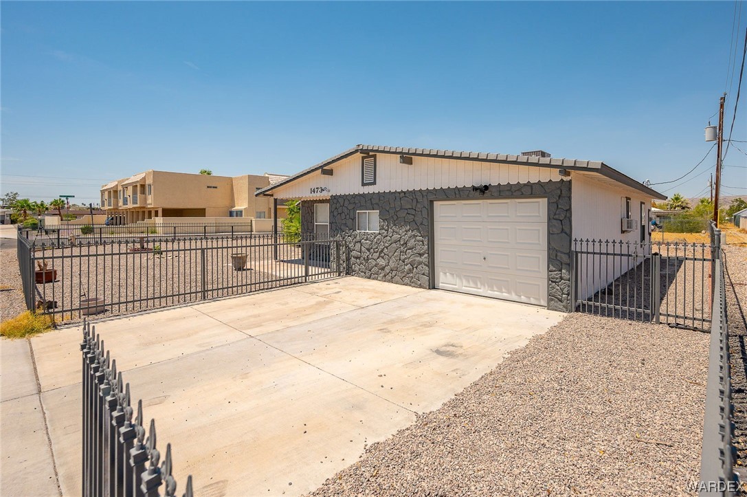 1473 Park Lane