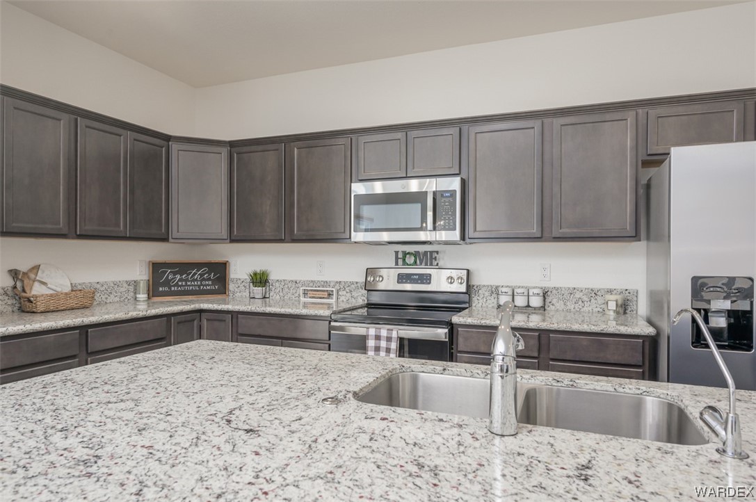 2724 Buffalo Trail