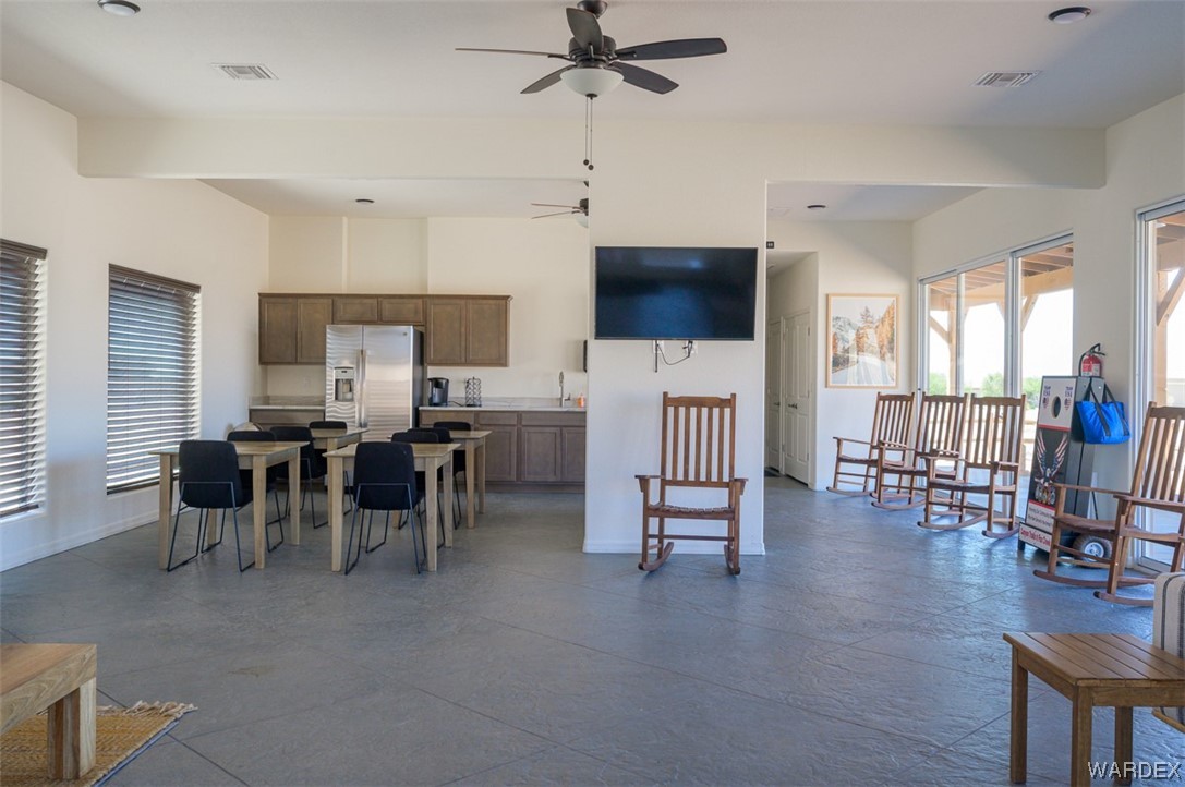 2724 Buffalo Trail