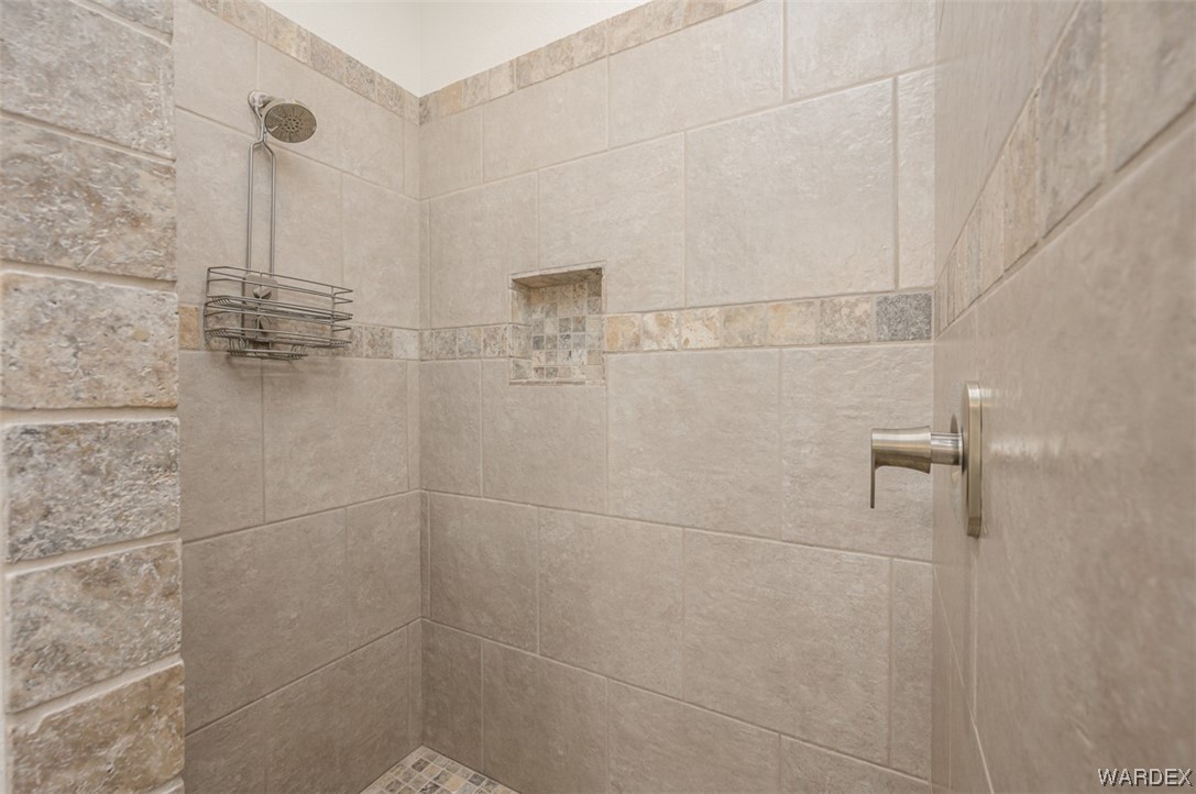 2724 Buffalo Trail