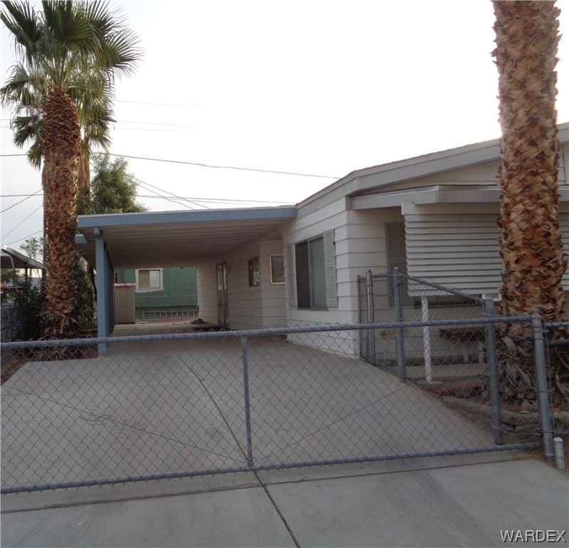 2112 Santa Cruz Avenue