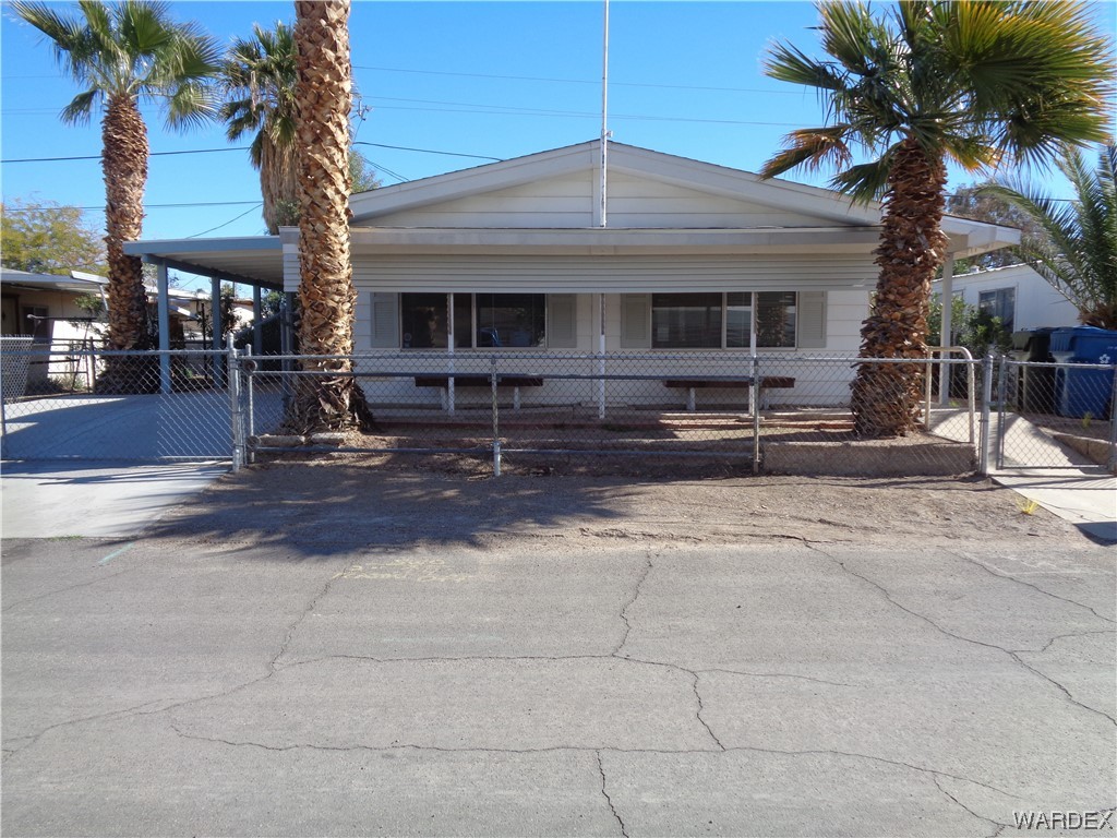 2112 Santa Cruz Avenue