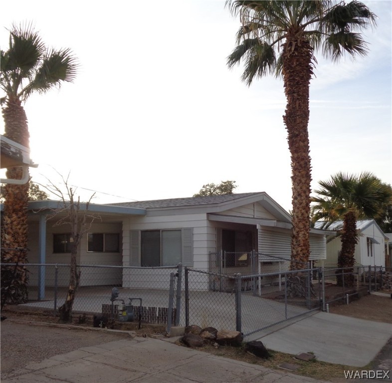2112 Santa Cruz Avenue