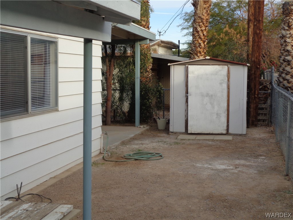 2112 Santa Cruz Avenue