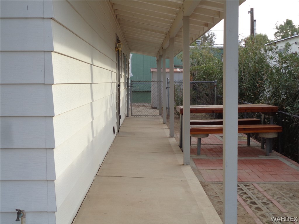 2112 Santa Cruz Avenue