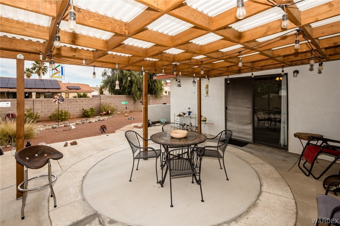 2023 E Mountain View Plaza