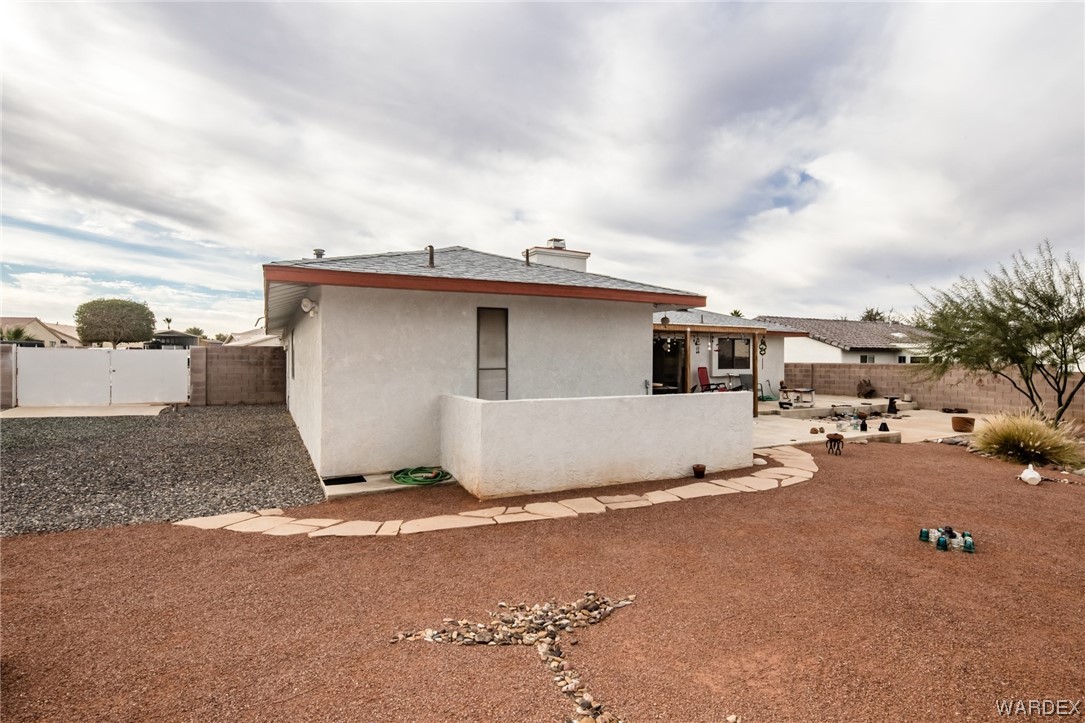 2023 E Mountain View Plaza