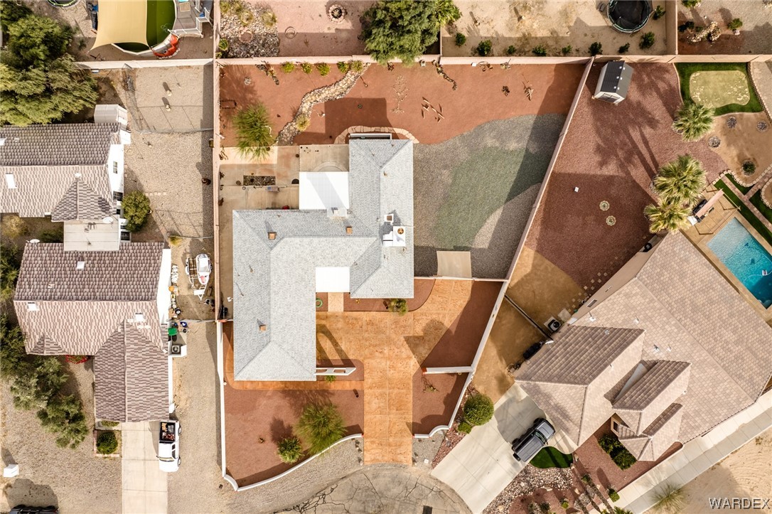 2023 E Mountain View Plaza