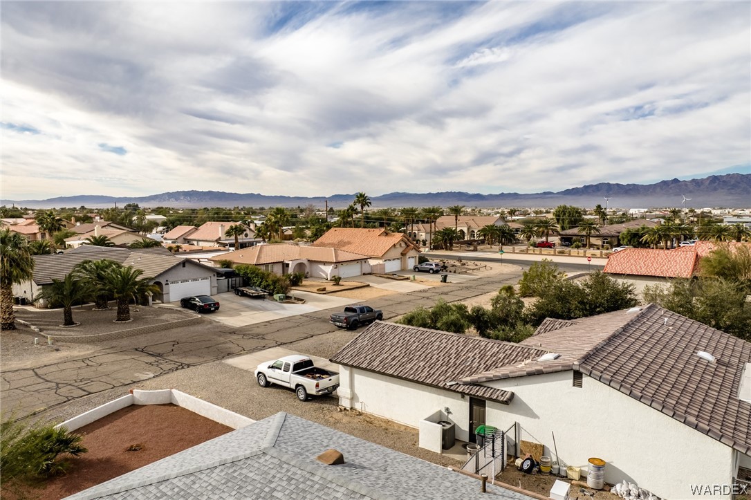 2023 E Mountain View Plaza