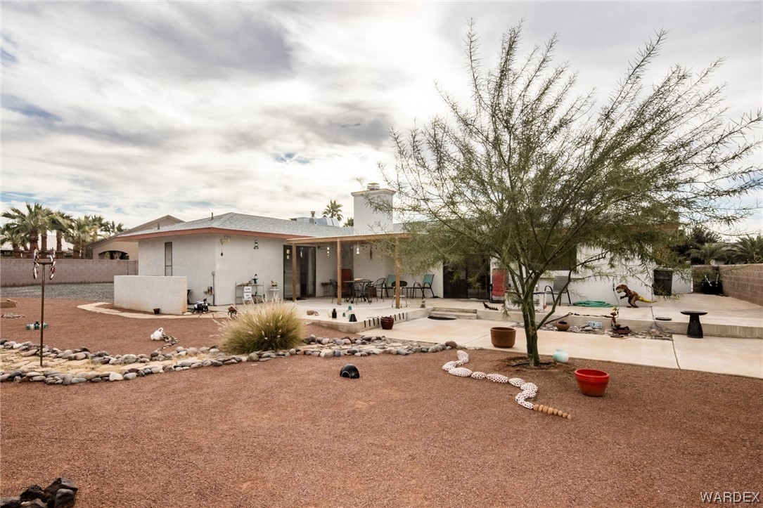 2023 E Mountain View Plaza