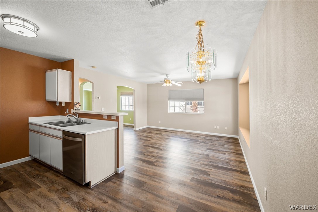 3423 Mccormick Boulevard 210