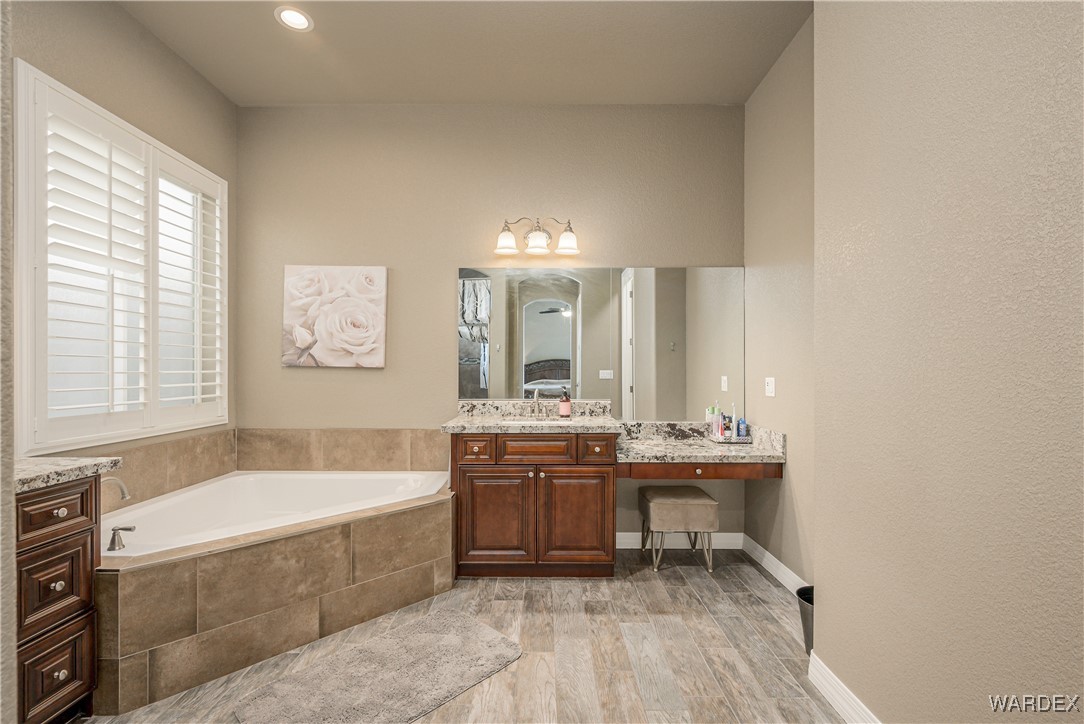 2601 Shoreline Cove
