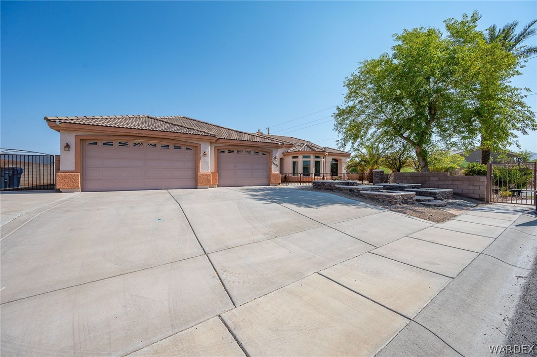 2595 Majestic Way