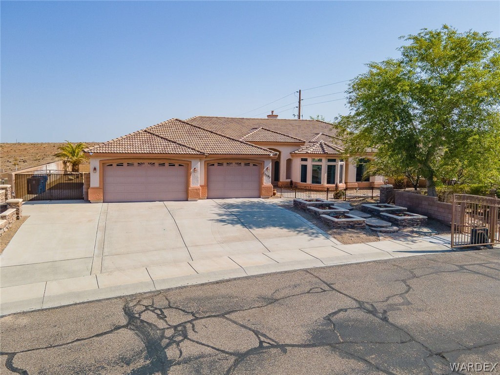 2595 Majestic Way