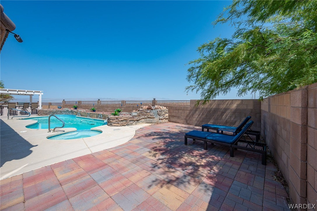 2595 Majestic Way