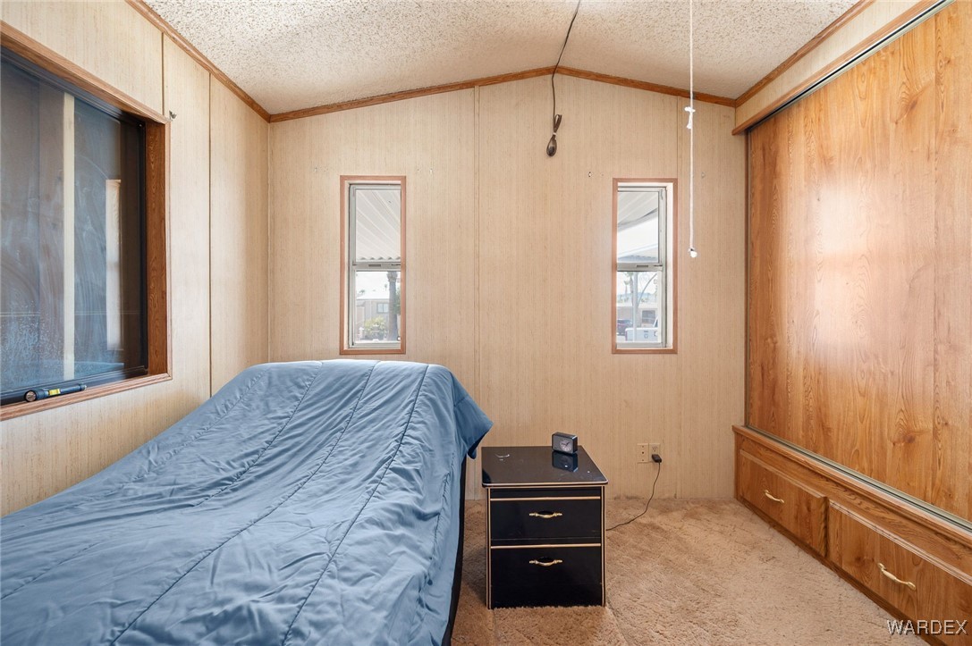 2000 Ramar Road 586