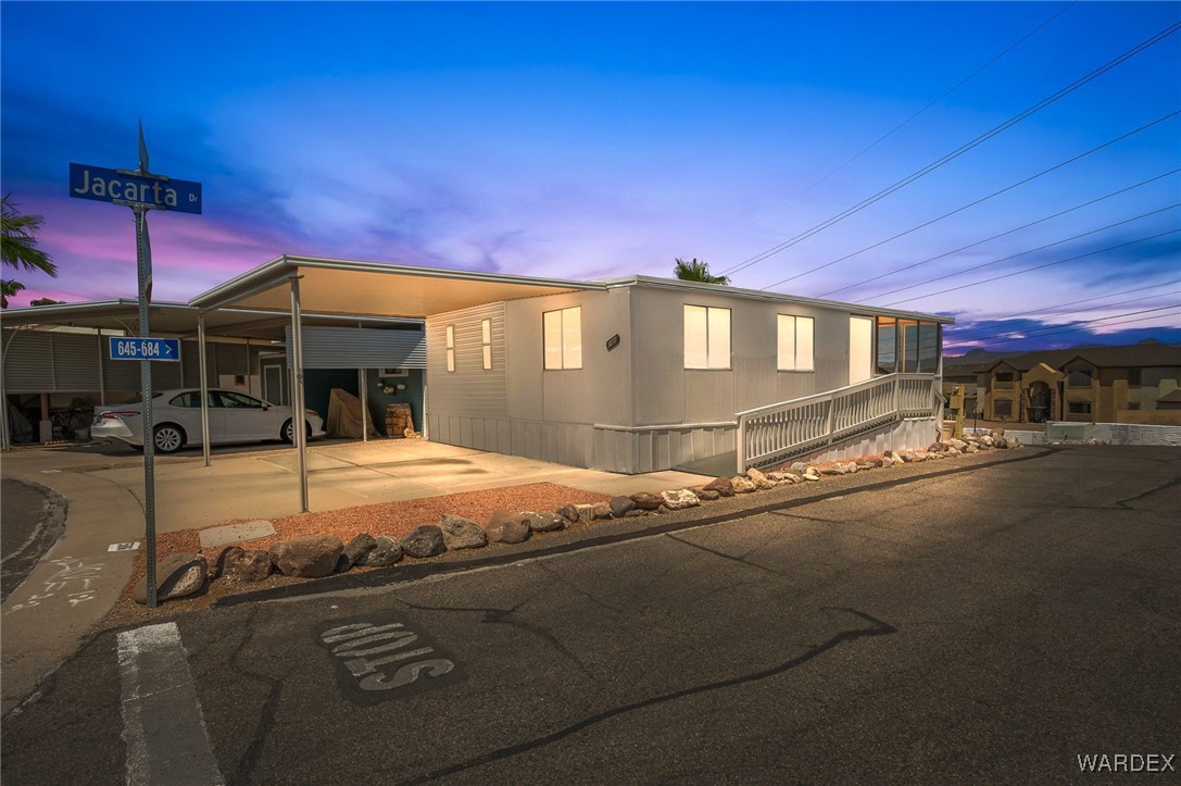 2000 Ramar Road 586