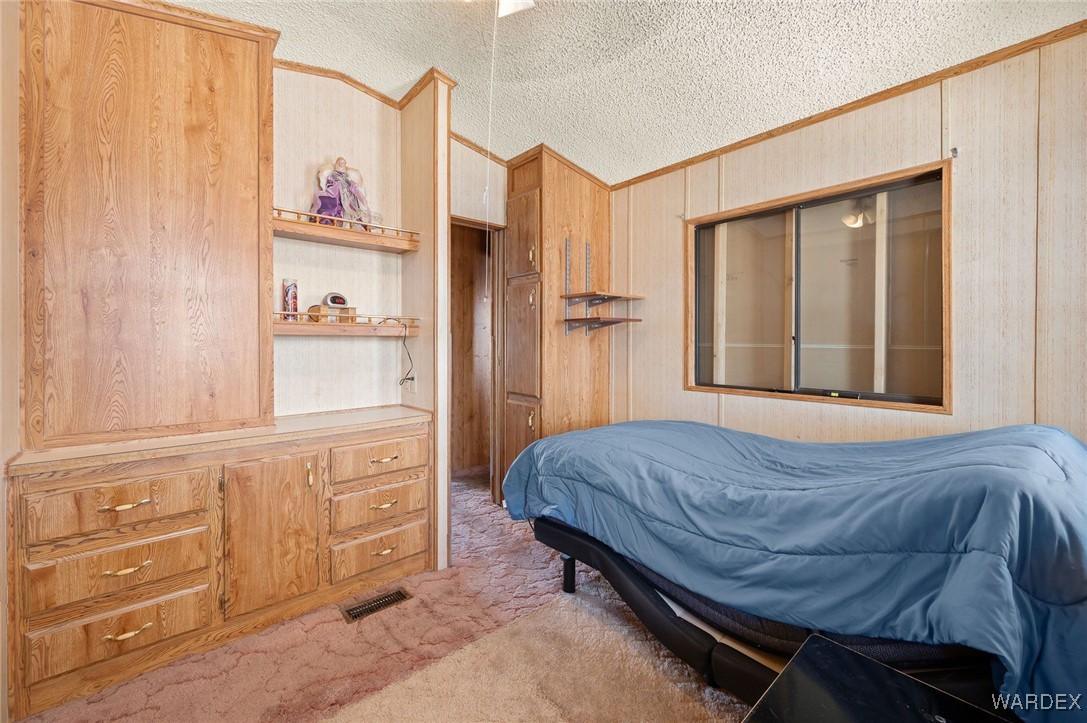 2000 Ramar Road 586