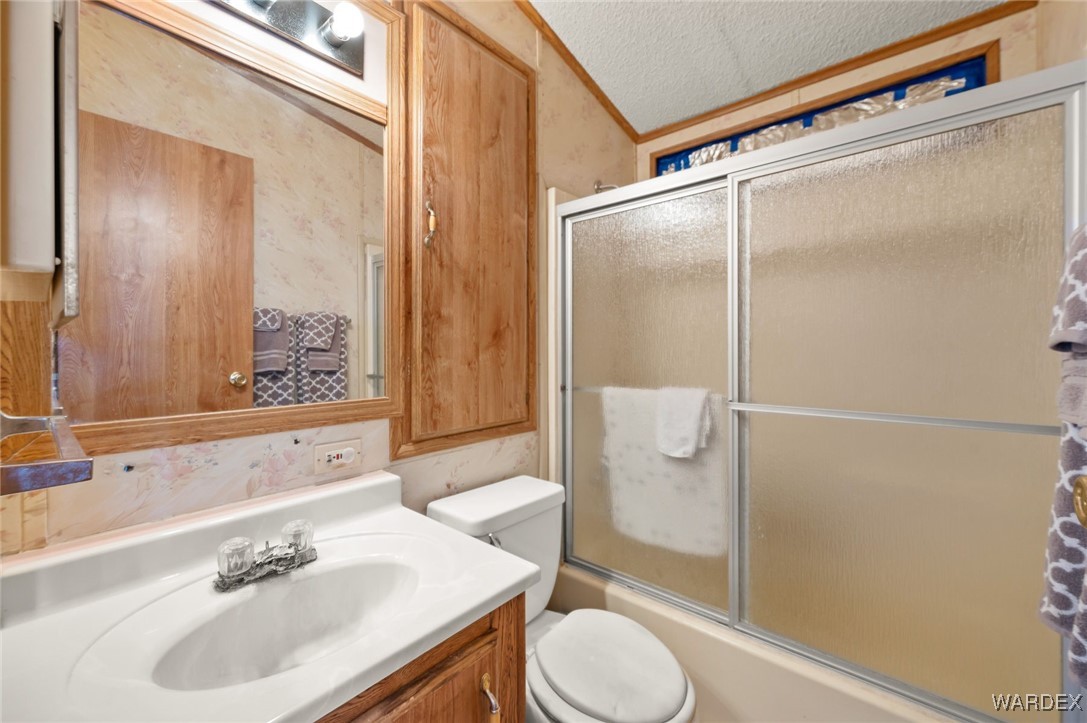 2000 Ramar Road 586