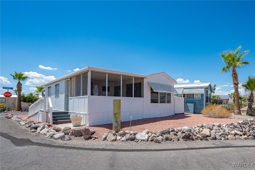 2000 Ramar Road 586