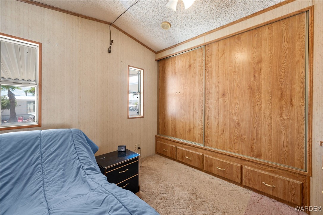 2000 Ramar Road 586