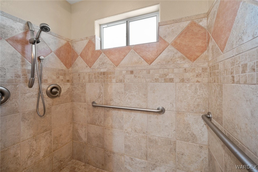 2000 Ramar Road 577