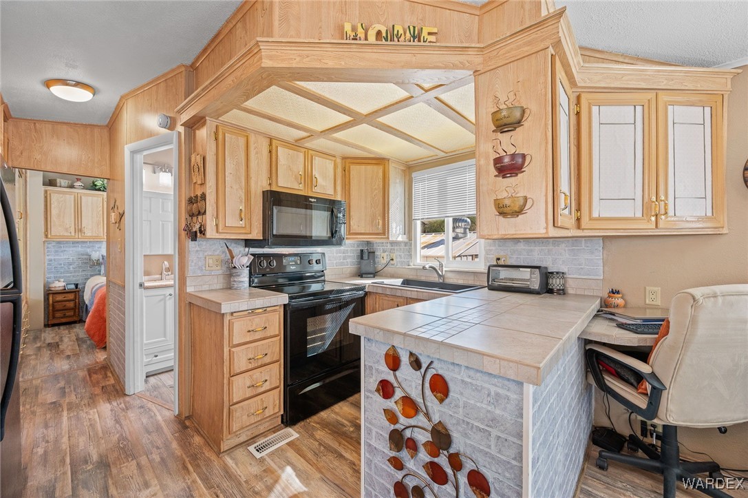 2000 Ramar Road 673