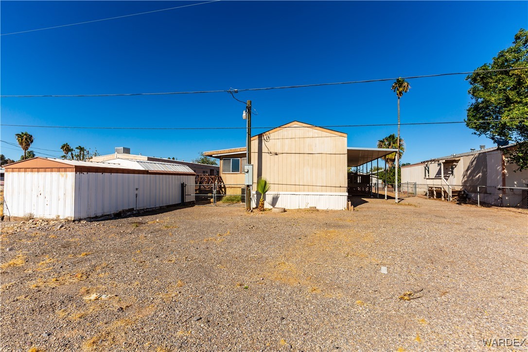 628 E Border Lane