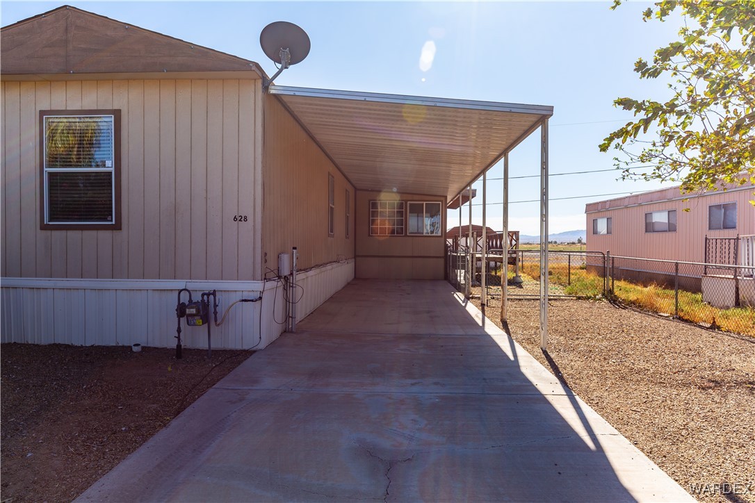 628 E Border Lane