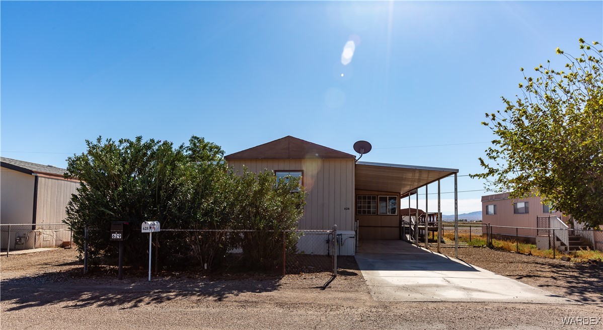 628 E Border Lane