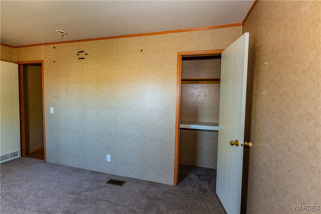 628 E Border Lane