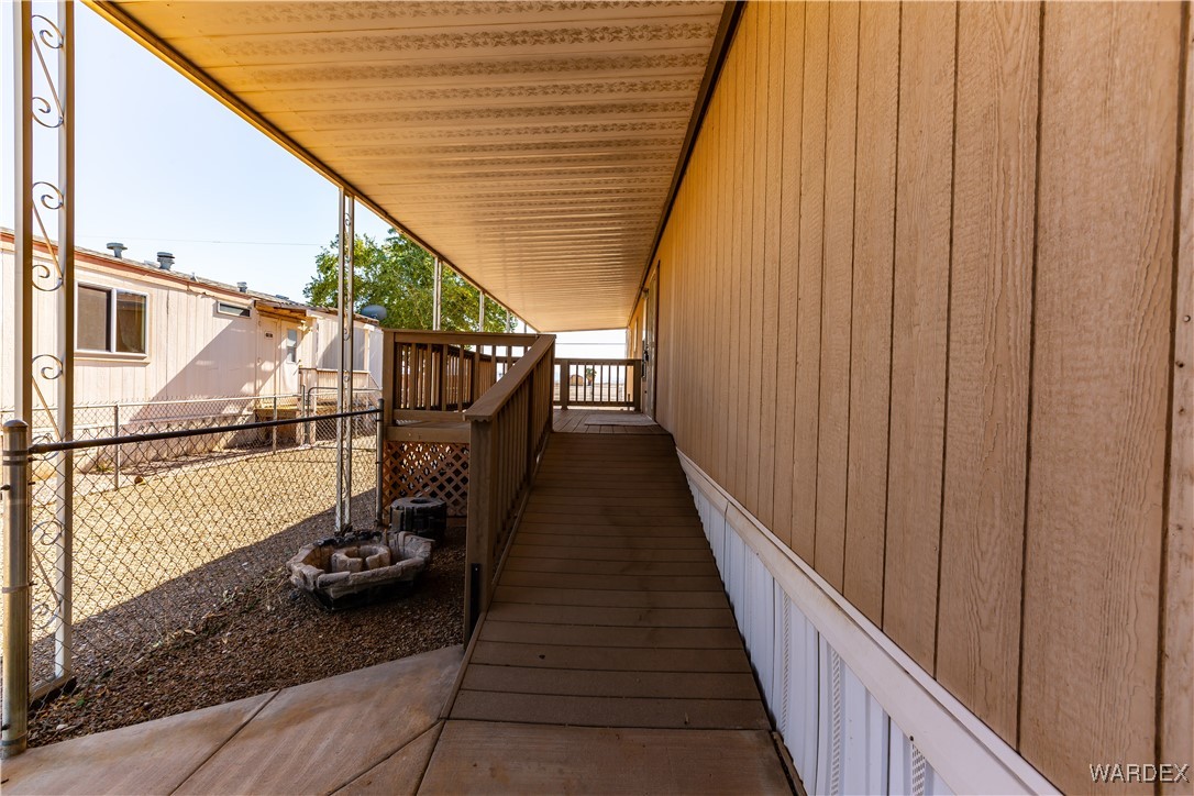 628 E Border Lane