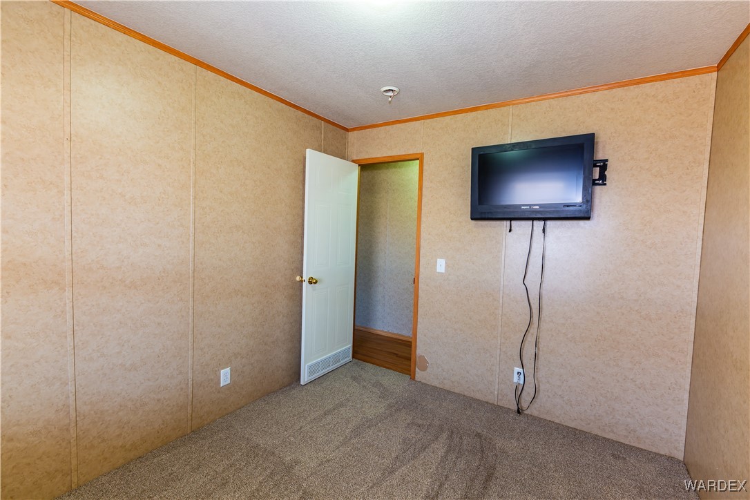 628 E Border Lane