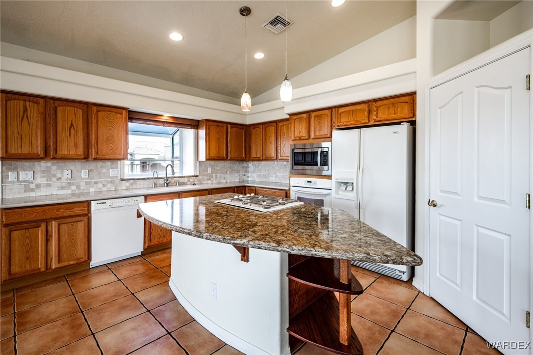 2576 Majestic Way