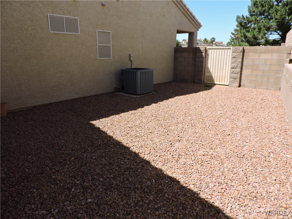 2353 Halfmoon Way