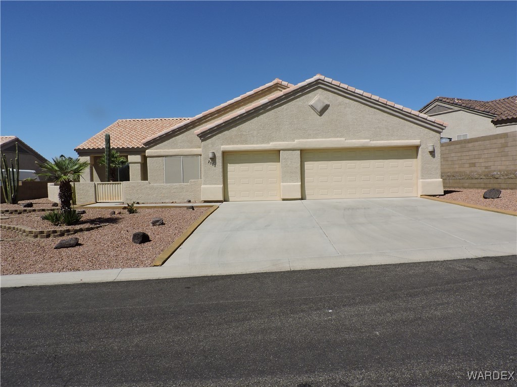 2353 Halfmoon Way