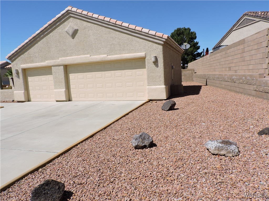 2353 Halfmoon Way