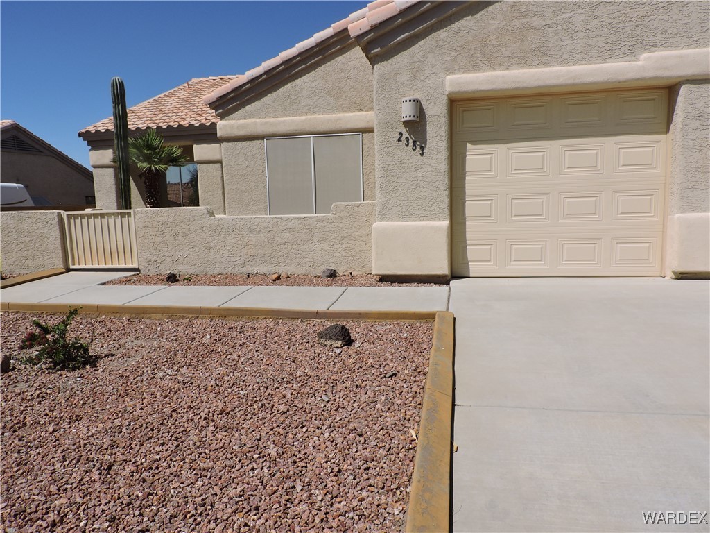 2353 Halfmoon Way