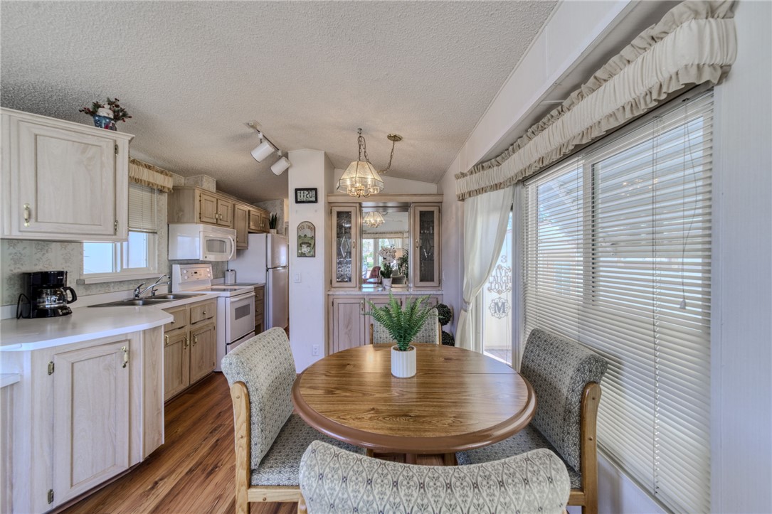 2000 Ramar Road 44