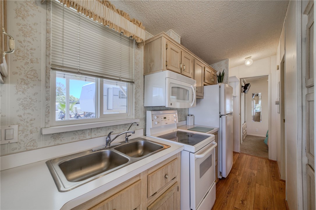 2000 Ramar Road 44