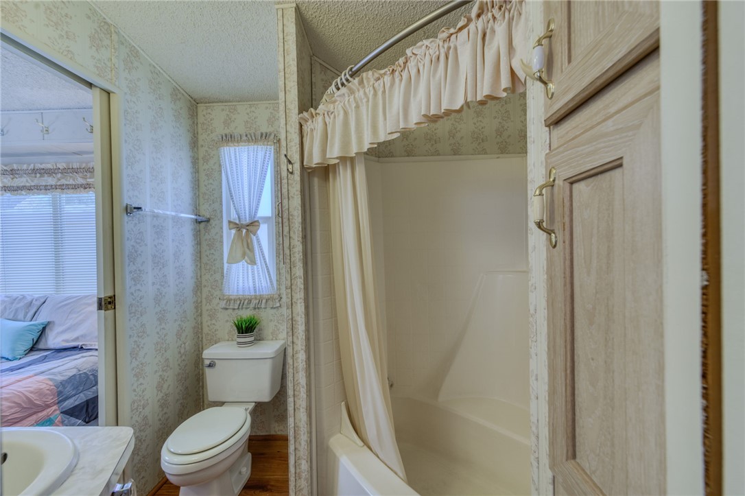 2000 Ramar Road 44