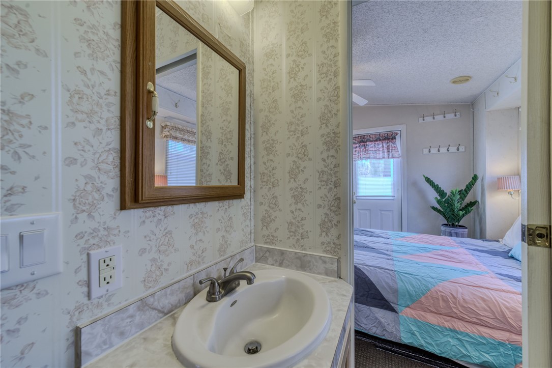 2000 Ramar Road 44