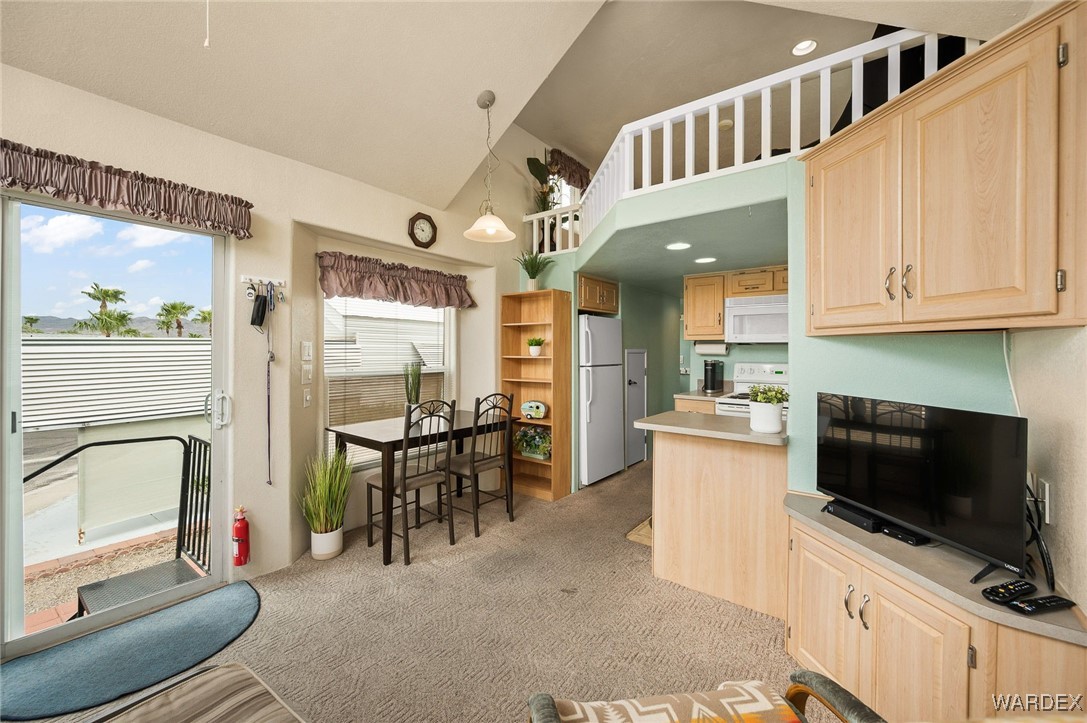 2000 Ramar Road 689