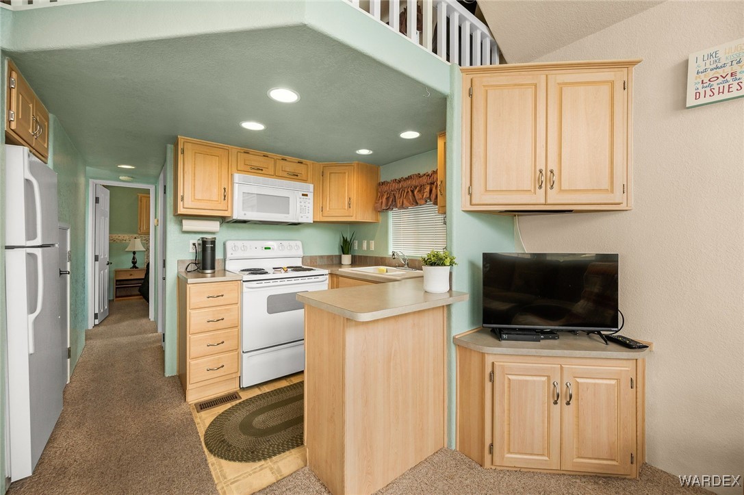 2000 Ramar Road 689