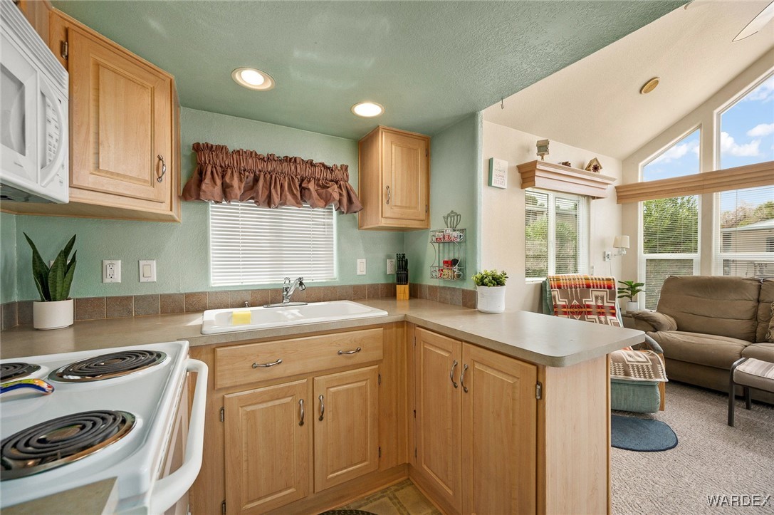 2000 Ramar Road 689
