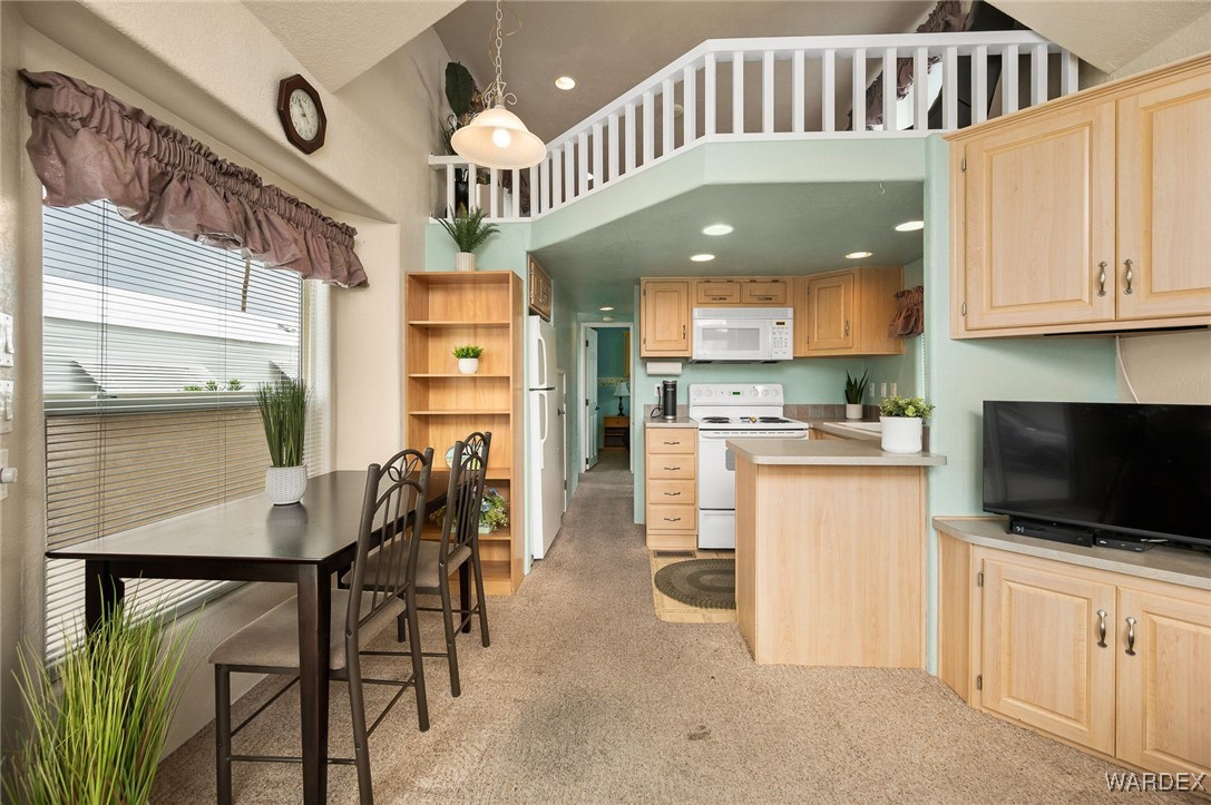 2000 Ramar Road 689