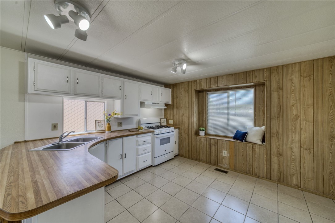 1960 Oliver Drive