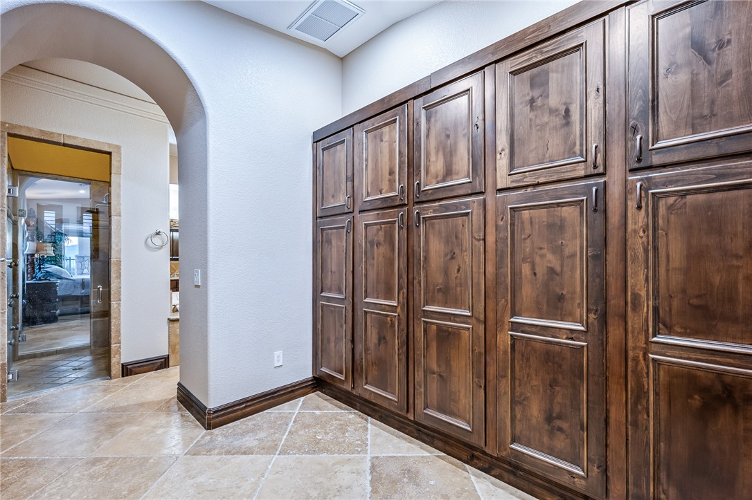1439 Pioneer Trail