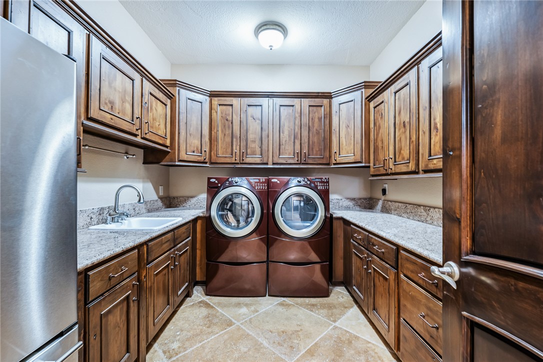 1439 Pioneer Trail