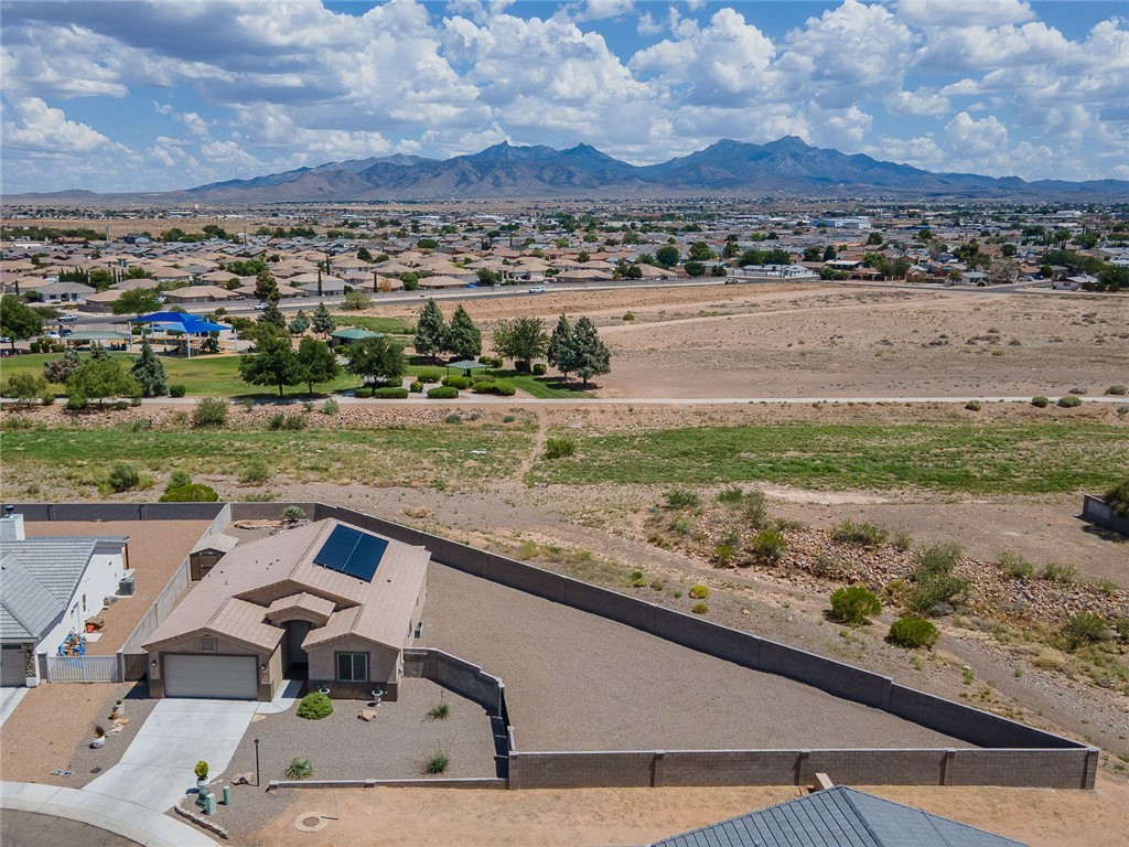 2124 John Wayne Drive